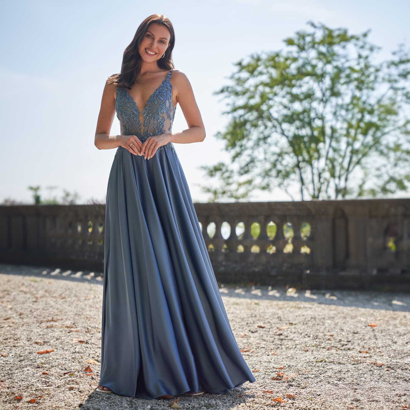 Abiballkleid mit weit schwingendem Rock